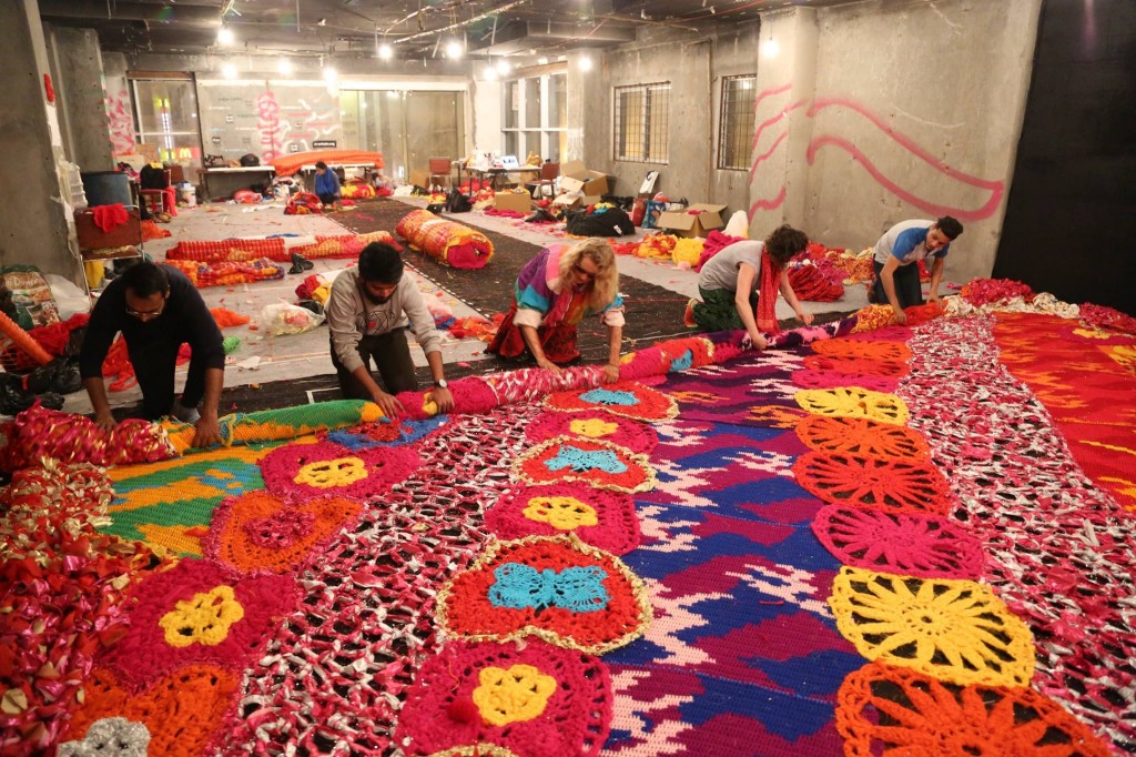 (Olek, photo © Pranav Mehta/St+ARTIndia)