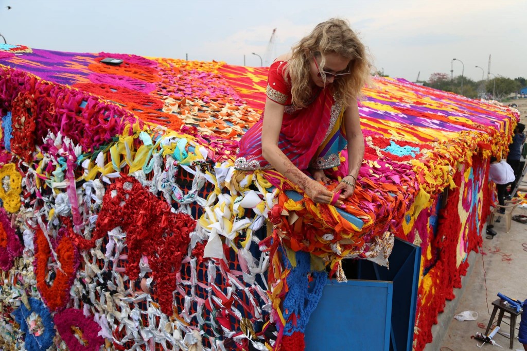 (Olek, photo © Pranav Mehta/St+ARTIndia)